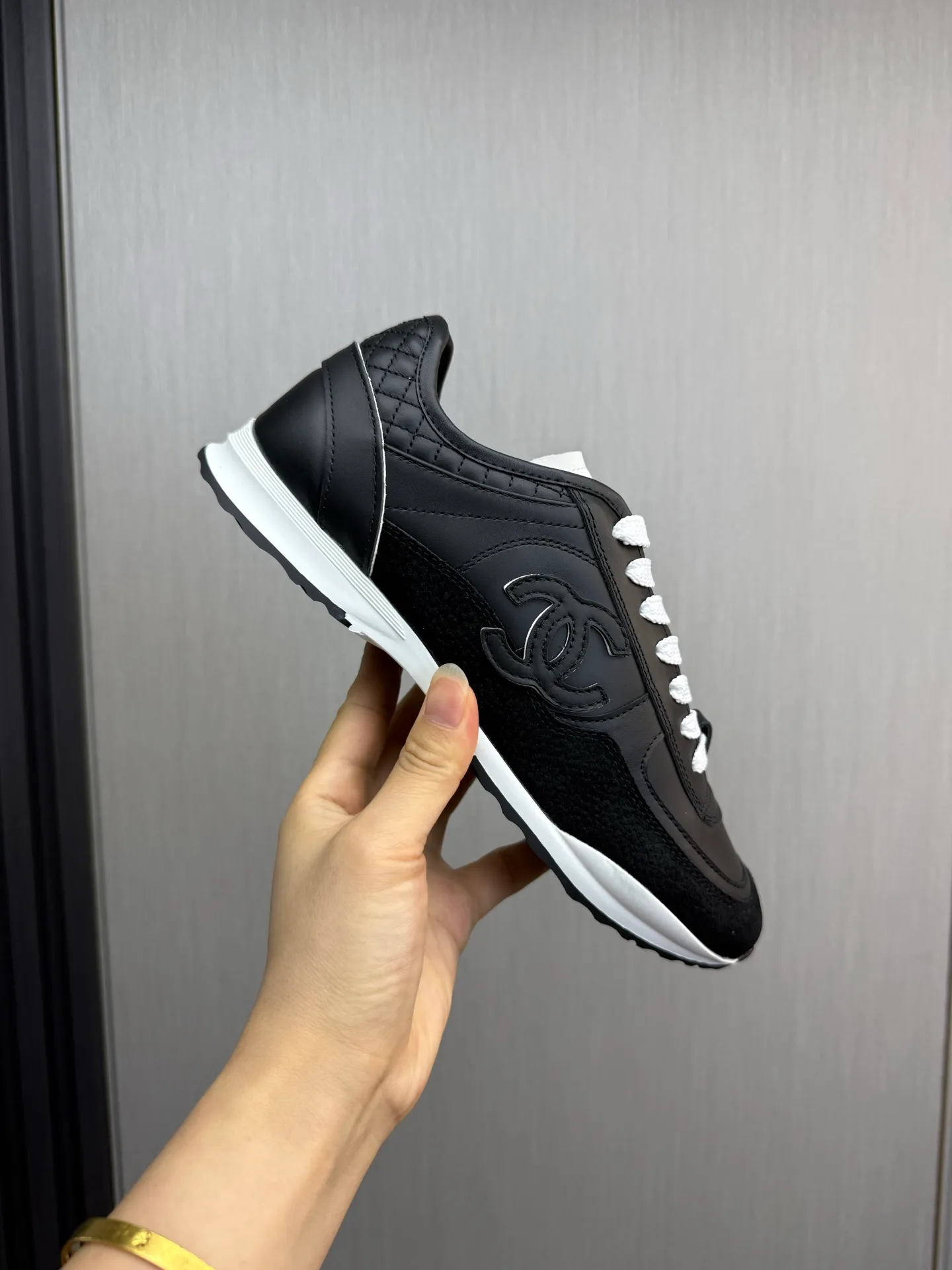 Men's men's shoes 💰600💰 Chanel Chanel 25A latest couple's white shoes casual sports shoes skate shoes 🩷💚 original purchase and development production Xiaoxiang C Home counter another super hot model, loved by Internet celebrity bloggers and ladies, various praises on social platforms, super popular and high quality 😍😍 latest material classic black and white color matching The upper foot is full of fashion 🎊🎊 ▪️Material: Original customized imported cowhide material ▪️Inner lining: Customized mesh ▪️Sole: Original open-molded TPU non-slip outsole ▪️Size: 35-44